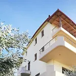 Villa Goros